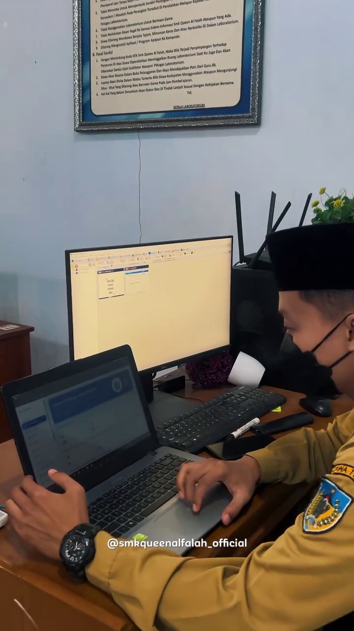Aktivitas Siswa di Laboratorium Komputer | SMK Queen Al-Falah Kediri