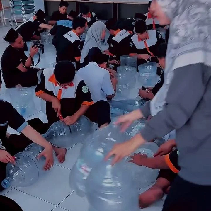 Program SIKAP: Pengembangan Media Tanam Semi Hidroponik | SMK Queen Al-Falah Kediri