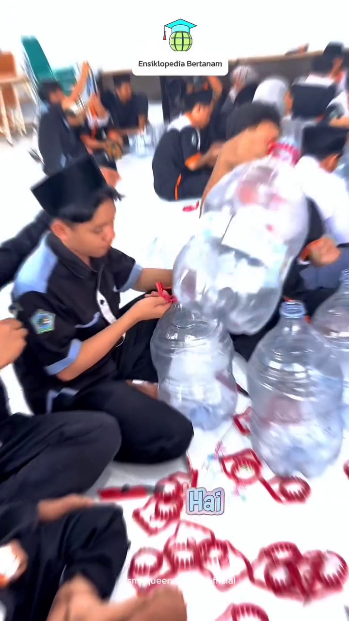 Ensiklopedia Bertanam: Belajar Media Tanam bersama Guru | SMK Queen Al-Falah Kediri