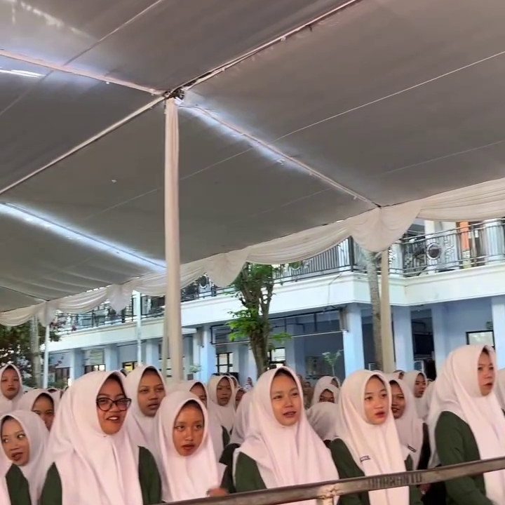 Dies Miladiyah Yayasan Al-Muttaqien: Kebersamaan Keluarga Queen | SMK Queen Al-Falah Kediri