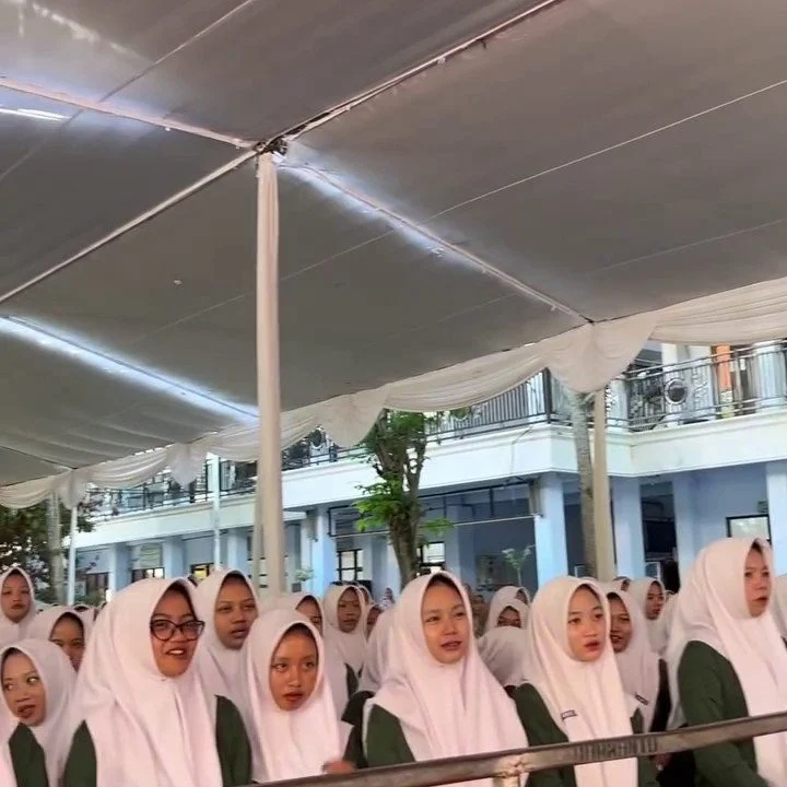 Dies Miladiyah Yayasan Al-Muttaqien: Kebersamaan Keluarga Queen | SMK Queen Al-Falah Kediri