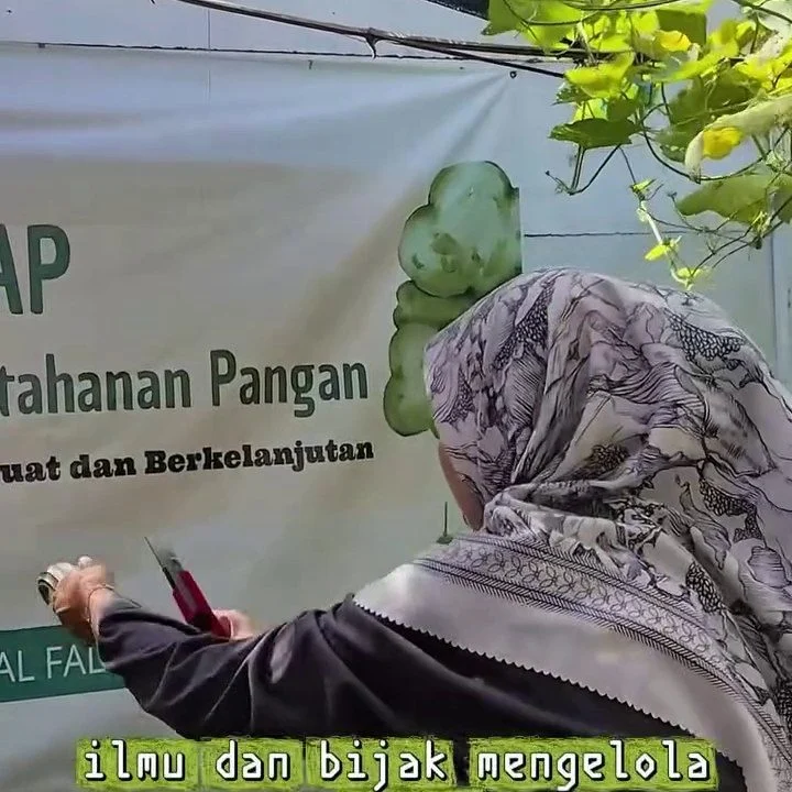 Belajar Peduli Pangan melalui Kebun Sekolah | SMK Queen Al-Falah Kediri