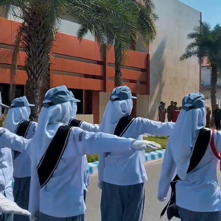 Baris-Berbaris Putri HUT RI ke-81 Tingkat Kabupaten | SMK Queen Al-Falah Kediri
