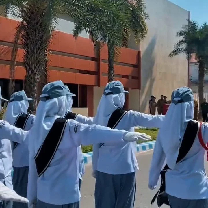 Baris-Berbaris Putri HUT RI ke-81 Tingkat Kabupaten | SMK Queen Al-Falah Kediri